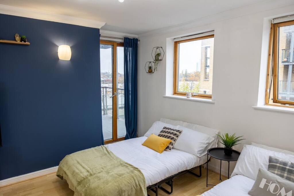 Morden London Apartment, By The Sea With Free Parking Eksteriør bilde