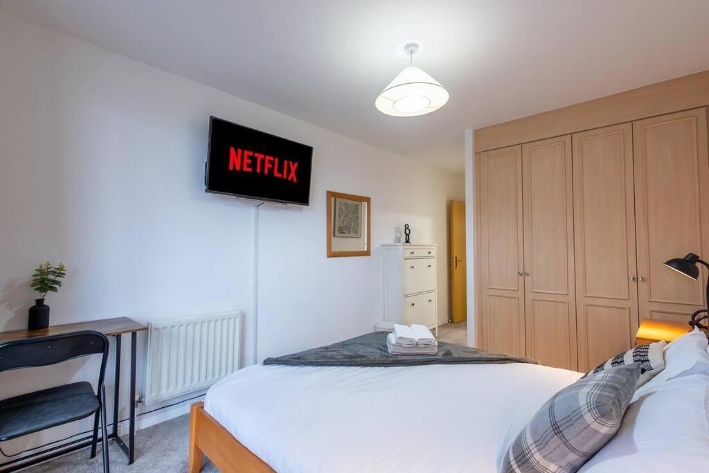 Morden London Apartment, By The Sea With Free Parking Eksteriør bilde