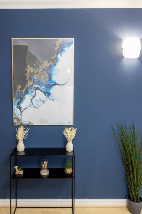 Morden London Apartment, By The Sea With Free Parking Eksteriør bilde