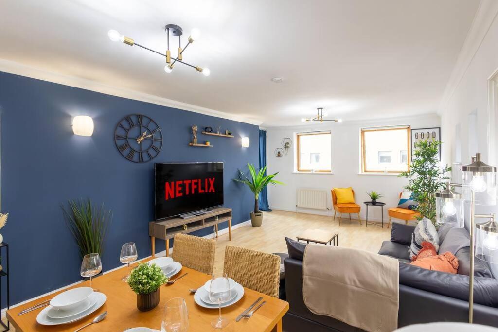 Morden London Apartment, By The Sea With Free Parking Eksteriør bilde