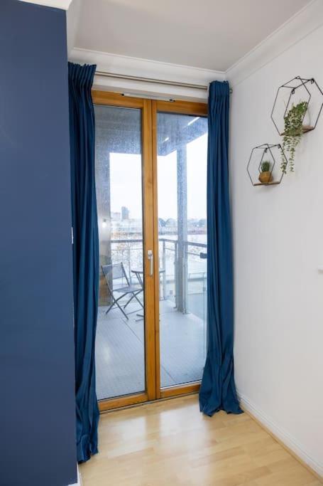 Morden London Apartment, By The Sea With Free Parking Eksteriør bilde