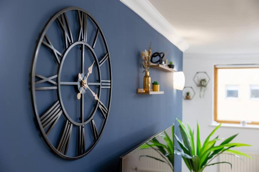 Morden London Apartment, By The Sea With Free Parking Eksteriør bilde