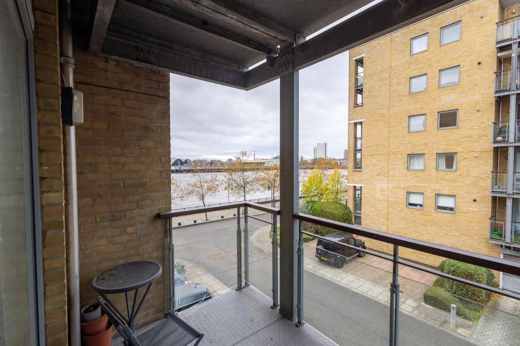 Morden London Apartment, By The Sea With Free Parking Eksteriør bilde