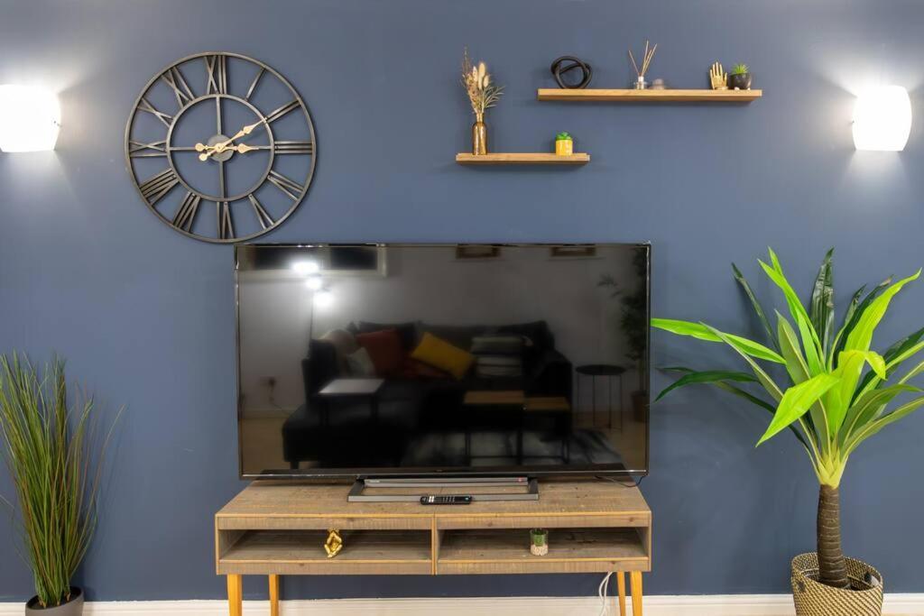 Morden London Apartment, By The Sea With Free Parking Eksteriør bilde