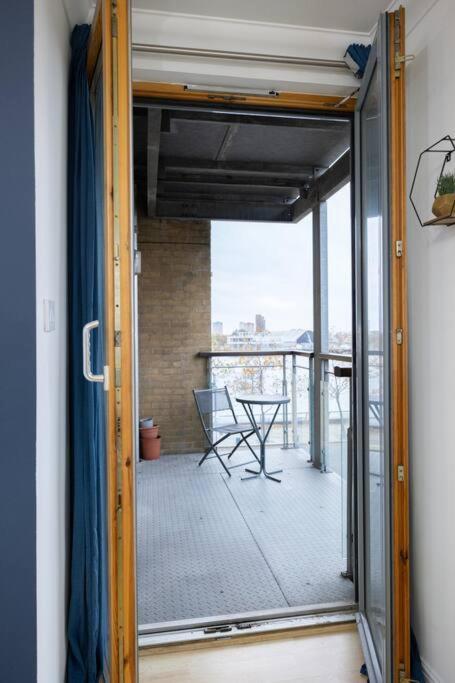Morden London Apartment, By The Sea With Free Parking Eksteriør bilde