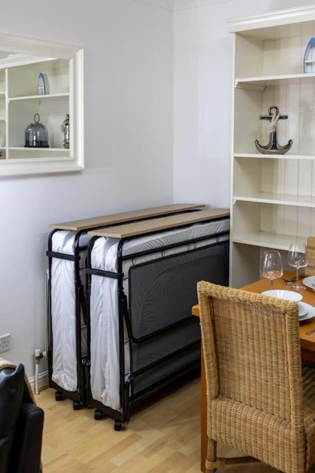 Morden London Apartment, By The Sea With Free Parking Eksteriør bilde