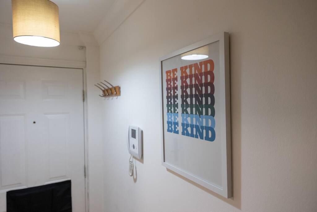 Morden London Apartment, By The Sea With Free Parking Eksteriør bilde